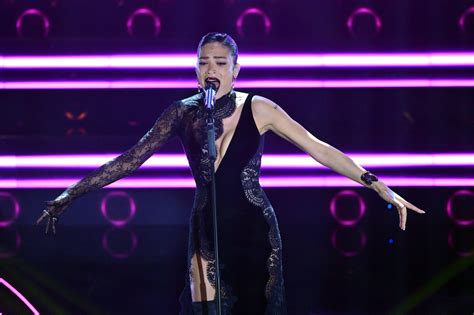 Il Festival di Sanremo 2023: Un trionfo emozionante per Elodie e un dibattito acceso sull'evoluzione della musica italiana.