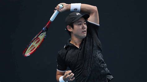 Il Grande Slam del Giappone: Quando Yoshihito Nishioka Ha Scriso la Storia Sconfiggendo lo Sfavorevole Ranking ATP