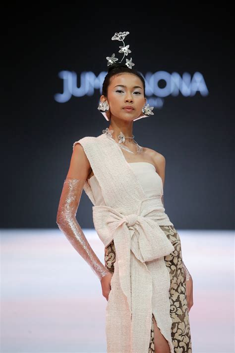  Indonesia Fashion Forward: Jakarta Fashion Week Illuminates Contemporary Indonesian Design