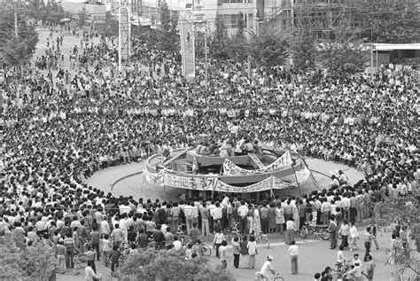 L'evento di 'Gwangju': Un momento cruciale nella storia della Corea del Sud e una testimonianza dell'impatto di Kwon Ki-soo.