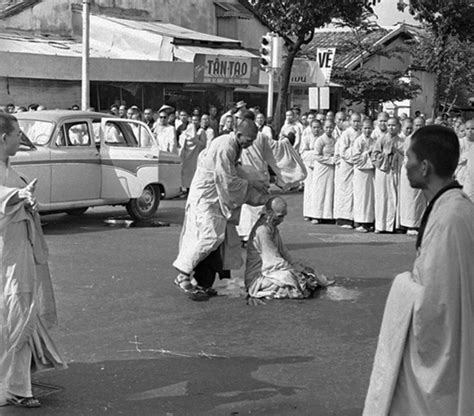 La Rivolta dei Monaci di Già: Un Atto di Coraggio contro il Regime Sudvietnamita